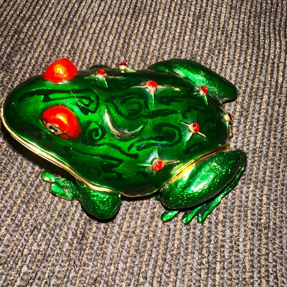 Green and Red trinket Decorative Frog Figurine